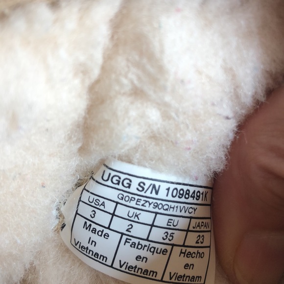 UGG Girl’s Short Gold Glitter Boots - Picture 7 of 7